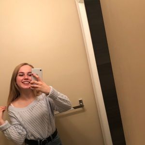 Meet your Posher, Simona